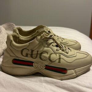 RHYTON GUCCI LOGO LEATHER